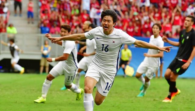 韩国vs日本东亚杯足球