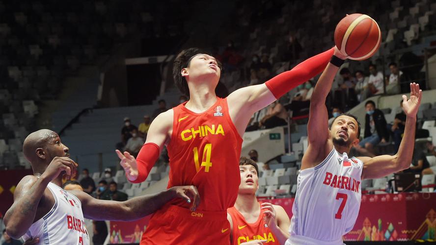 中国男篮vs巴林赛的相关图片